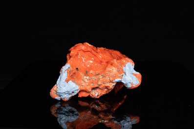 Une grande figure de Guanyin en corail rouge sculpt&eacute;, Chine, 19/20&egrave;me