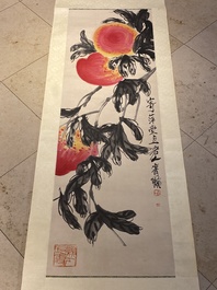 Chinese school, naar en met de signatuur van Qi Baishi (1864 - 1957): 'Perziken', inkt en kleur op papier