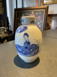 Een Chinese blauw-witte theebus met deksel, Kangxi