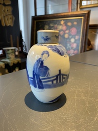 Een Chinese blauw-witte theebus met deksel, Kangxi