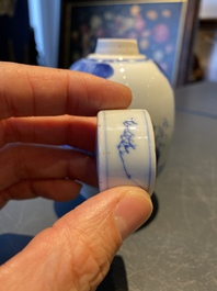 Een Chinese blauw-witte theebus met deksel, Kangxi