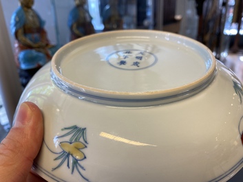 A Chinese doucai 'mandarin ducks' plate, Chenghua mark, 18/19th C.
