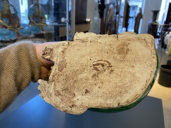 Un lion bouddhiste en biscuit &eacute;maill&eacute; vert, Kangxi