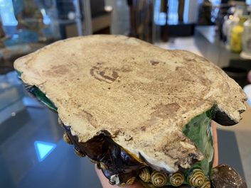 Un lion bouddhiste en biscuit &eacute;maill&eacute; vert, Kangxi