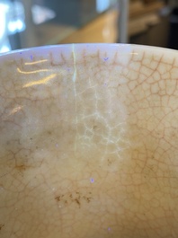 Een Chinese blauw-witte vaas met craquel&eacute; fond, Kangxi