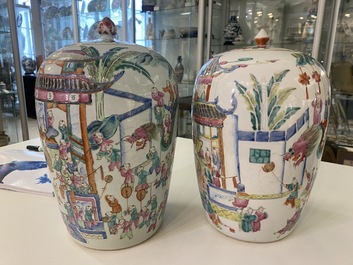 Twee Chinese famille rose dekselpotten met 'lentefestival' decor, 19e eeuw