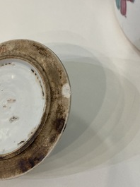 Twee Chinese famille rose dekselpotten met 'lentefestival' decor, 19e eeuw