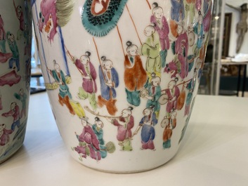 Twee Chinese famille rose dekselpotten met 'lentefestival' decor, 19e eeuw