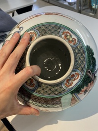 Een grote Chinese famille verte dekselpot, 19e eeuw
