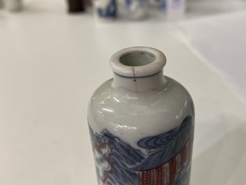 Five Chinese blue, white and copper-red snuff bottles, 18/20th C.