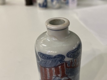 Five Chinese blue, white and copper-red snuff bottles, 18/20th C.