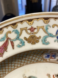 Un plat armori&eacute; en porcelaine de Chine aux armes de 'Bistrate et Proli' pour le march&eacute; belge, Qianlong