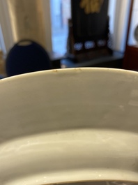 Un plat armori&eacute; en porcelaine de Chine aux armes de 'Bistrate et Proli' pour le march&eacute; belge, Qianlong