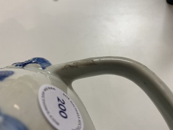 Un pot &agrave; chaux en porcelaine de Chine en bleu et blanc pour le march&eacute; thai, 19&egrave;me