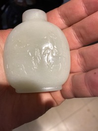 Une tabati&egrave;re en jade blanche &agrave; d&eacute;cor des 'Huit chevaux de Mu Wang', 18/19&egrave;me