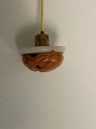 Une tabati&egrave;re en jade blanche &agrave; d&eacute;cor des 'Huit chevaux de Mu Wang', 18/19&egrave;me
