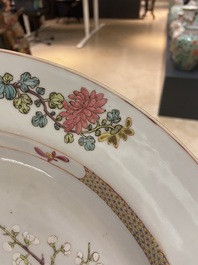 A Chinese famille rose dish with floral design, Qianlong