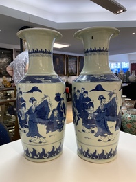 A pair of Chinese blue and white vases, 19th C.