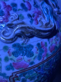 A large Chinese famille rose 'battle scene' vase, 19th C.