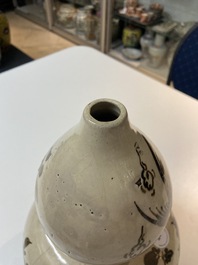 Een Chinese Cizhou kalebasvaas, Song/Yuan