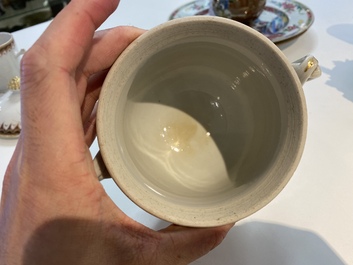 A Chinese covered bowl and a cup with a fine landscape medallion, Qianlong/Jiaqing