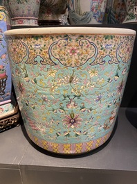A Chinese famille rose turquoise-ground 'bajixiang' jardini&egrave;re, 19th C.