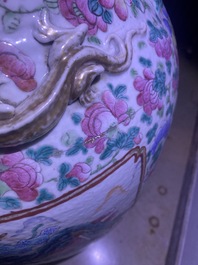 A large Chinese famille rose 'battle scene' vase, 19th C.
