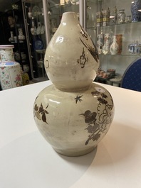 Een Chinese Cizhou kalebasvaas, Song/Yuan