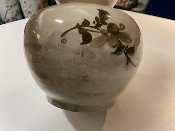 Een Chinese Cizhou kalebasvaas, Song/Yuan