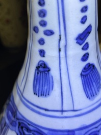 A Chinese blue and white kraak porcelain bottle vase, Wanli