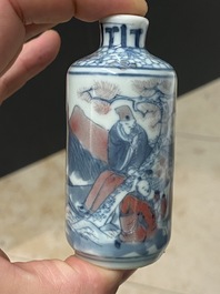 Five Chinese blue, white and copper-red snuff bottles, 18/20th C.