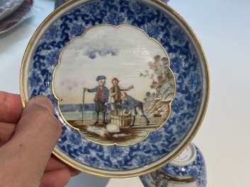Une tasse et soucoupe en porcelaine de Chine d'exportation &agrave; d&eacute;cor d'un marchand de harengs, Qianlong