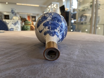 Drie stukken Chinees blauw-wit porselein voor de Thaise markt, 19e eeuw