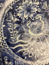 Trois plats en porcelaine de Chine dite 'de Swatow', Ming