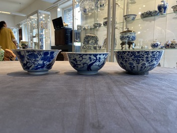 Zes Chinese blauw-witte kommen, Transitie periode en Kangxi