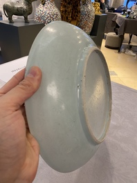 Un plat en porcelaine de Chine qingbai &agrave; d&eacute;cor incis&eacute;, Ming