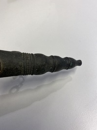 A Vietnamese bronze 'Oliphant' horn or rhyton, L&ecirc; or Mạc dynasty, 15/16th C.