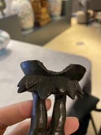 Twee Chinese bronzen figuren van de jonge Boeddha, Ming