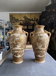 A pair of Japanese Satsuma vases, Kinkozan mark, Meiji, 19th C.