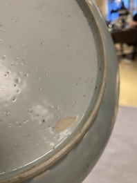 Un plat en porcelaine de Chine qingbai &agrave; d&eacute;cor incis&eacute;, Ming
