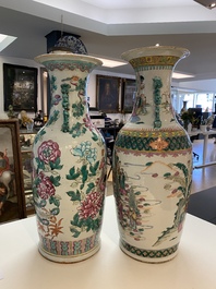 Twee Chinese famille rose vazen, 19e eeuw