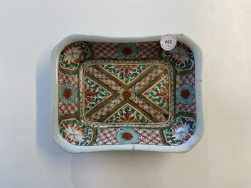 A large Chinese wucai bowl and a rectangular dish, Kangxi and/or later