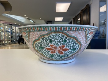 A large Chinese wucai bowl and a rectangular dish, Kangxi and/or later