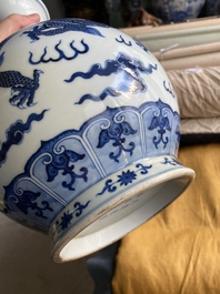 A Chinese blue and white 'yuhuchunping' 'dragon' vase on wooden stand, Qianlong mark, 19/20th C.