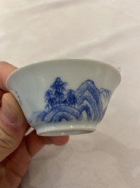 Een Chinese blauw-witte wijnkom uit het Ca Mau scheepswrak, Yongzheng merk en periode