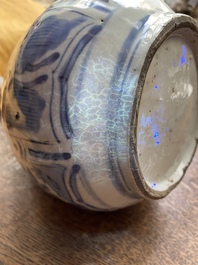 A Chinese blue and white kraak porcelain bottle vase, Wanli