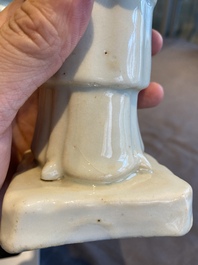 Sculpture d'une femme russe de la R&eacute;volution Culturelle en porcelaine de Chine