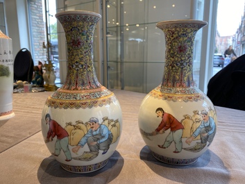 Vier Chinese vazen met Culturele Revolutie decor van landbouwers en kinderen, Zhong Guo Jing De Zhen Zhi 中國景德鎮製 merk