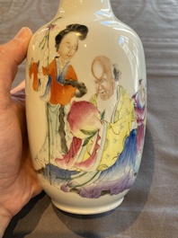 Een Chinese famille rose 'Shou Lao' vaas, Hongxian merk, 20e eeuw