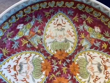 Plat en porcelaine de Chine Bencharong pour le march&eacute; thai, marque de Yongzheng, 19&egrave;me